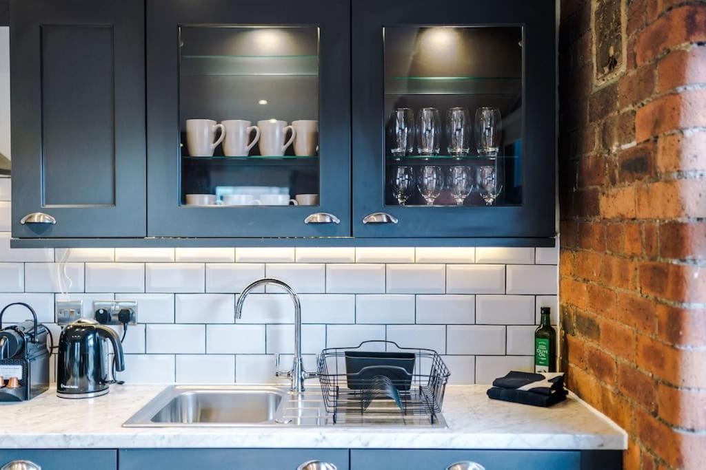 Luxury Oversized Apartment With Signature Bathroom Leeds  Exterior photo