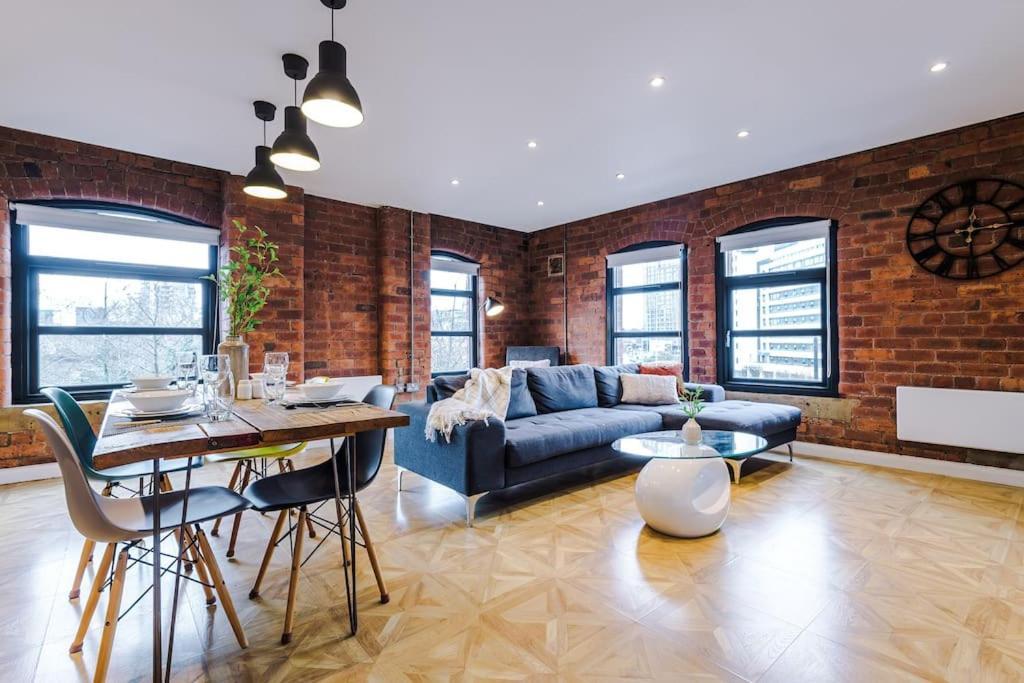 Luxury Oversized Apartment With Signature Bathroom Leeds  Exterior photo