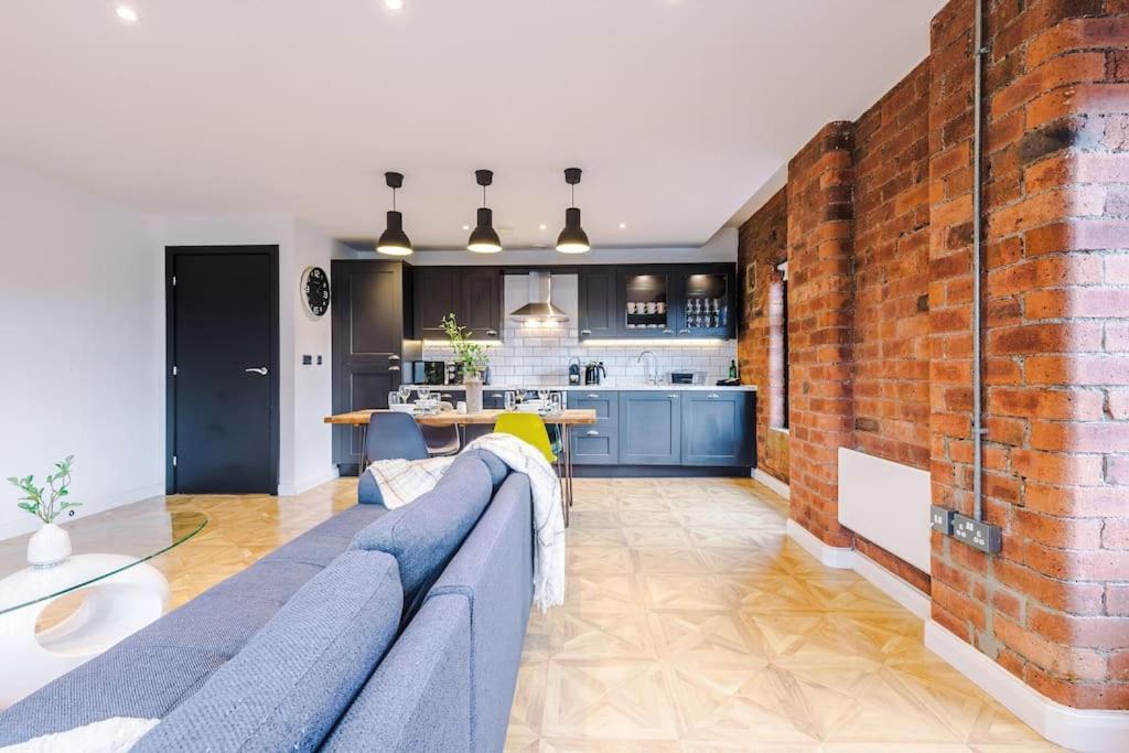 Luxury Oversized Apartment With Signature Bathroom Leeds  Exterior photo