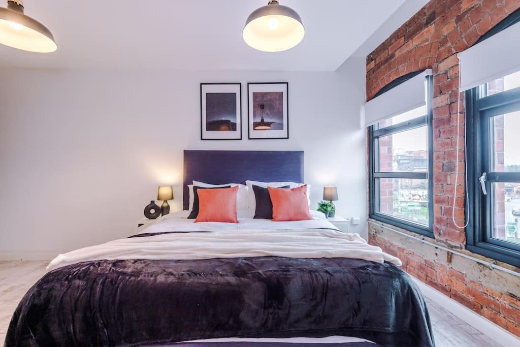 Luxury Oversized Apartment With Signature Bathroom Leeds  Exterior photo