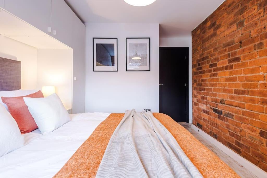 Luxury Oversized Apartment With Signature Bathroom Leeds  Exterior photo
