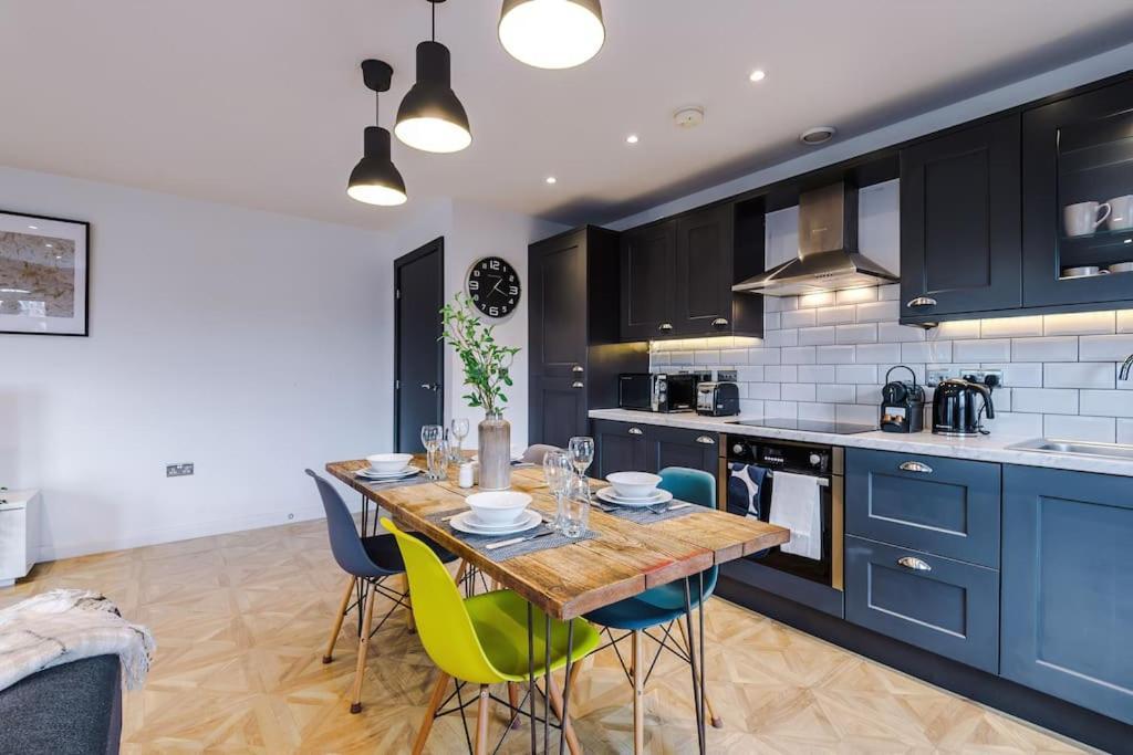 Luxury Oversized Apartment With Signature Bathroom Leeds  Exterior photo