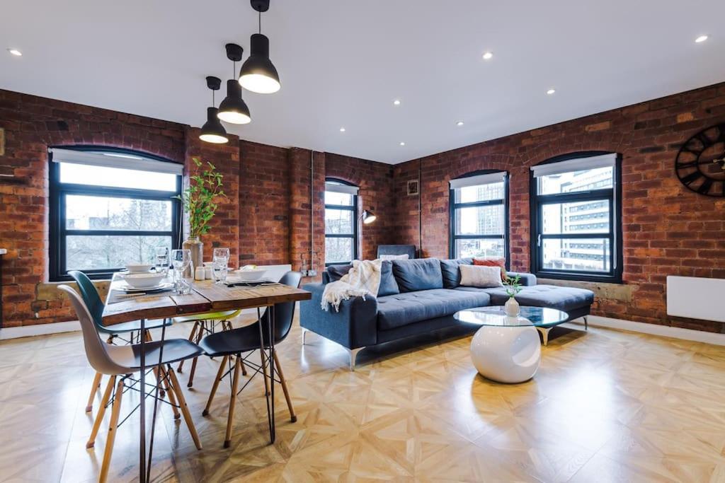 Luxury Oversized Apartment With Signature Bathroom Leeds  Exterior photo