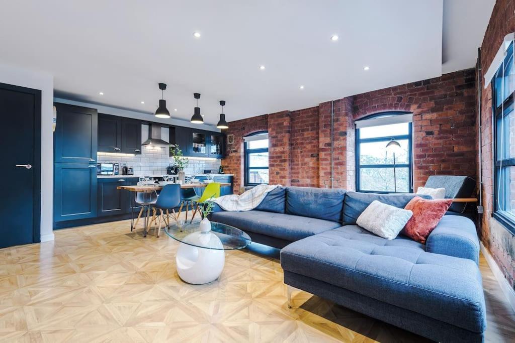 Luxury Oversized Apartment With Signature Bathroom Leeds  Exterior photo